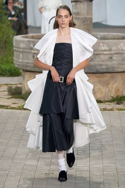Look 38